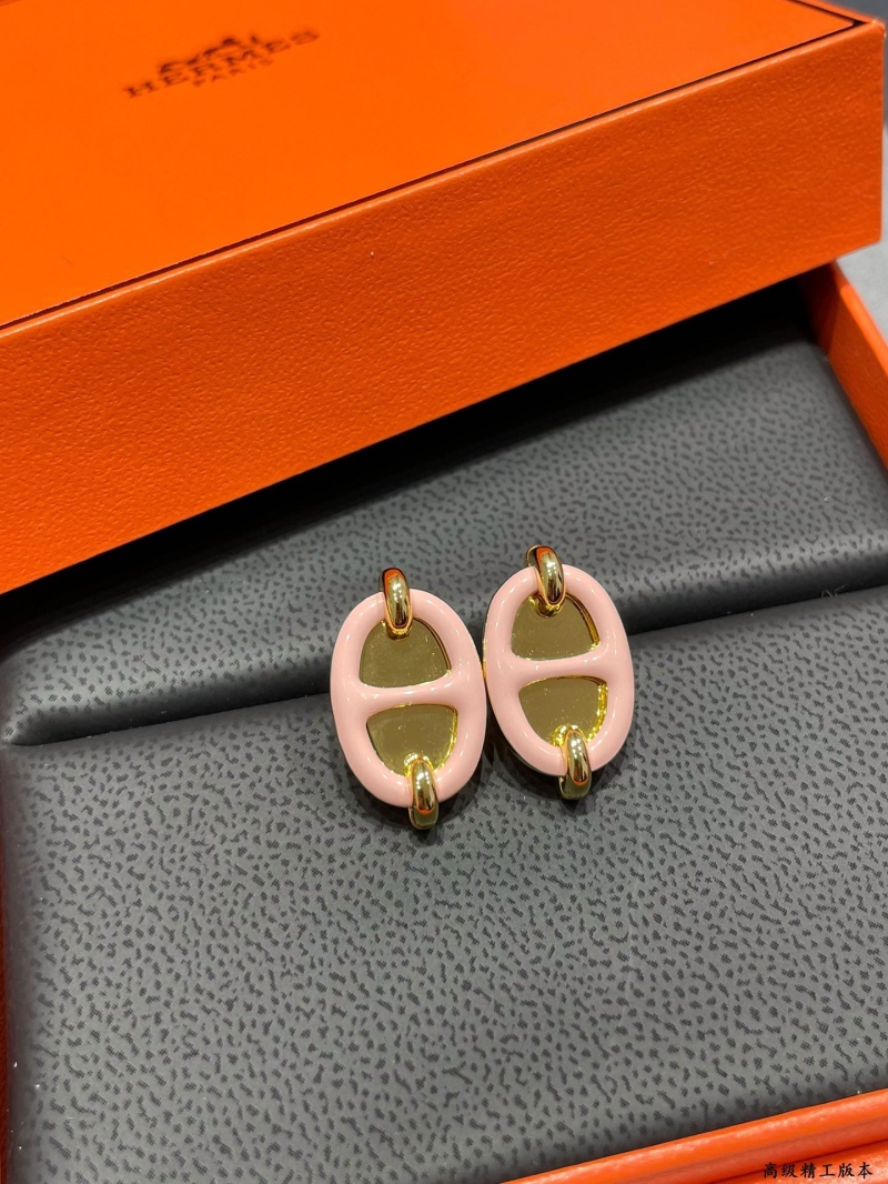 H**me5 earrings